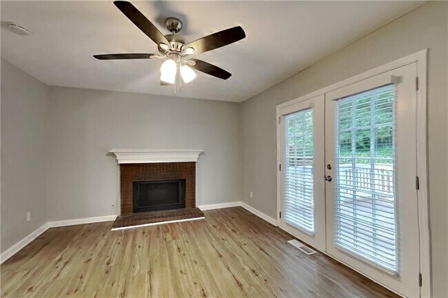 Photo - 415 Ridgedale Way