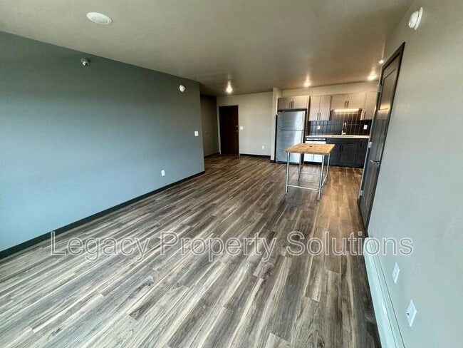 Photo - 226 E Greenfield Ln