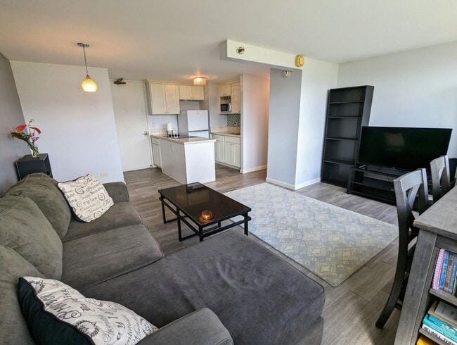 Photo - Island Colony 1-Bed 1-Bath, Sweeping Mountain Views, no parking Unit 1902