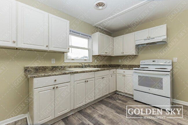 Photo - 2109 S Hoyt Ave