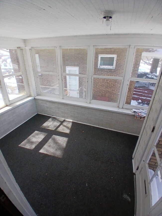 Photo - 2305 Broadway