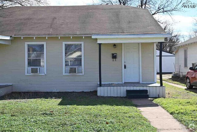 Building Photo - 2003 Wilson Ave Rental