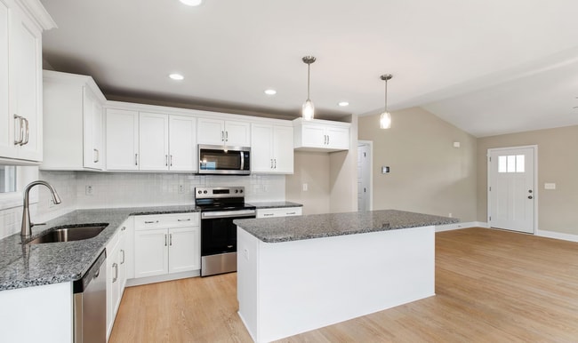 Photo - 77 Falls Riv ct