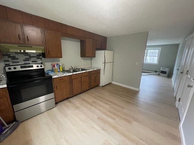 Building Photo - 17 Kingsley Ct Unit 5