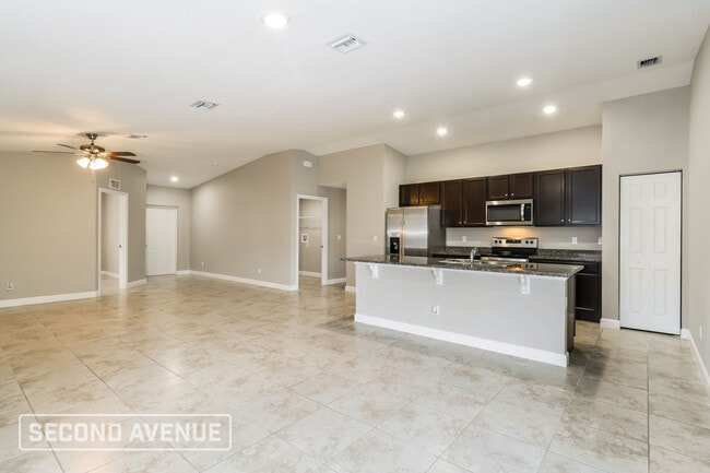 Photo - 1085 Savery Rd