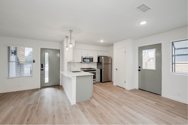 Building Photo - Cedar + Sage Rental
