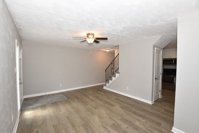 Photo - 1324 W 38th St