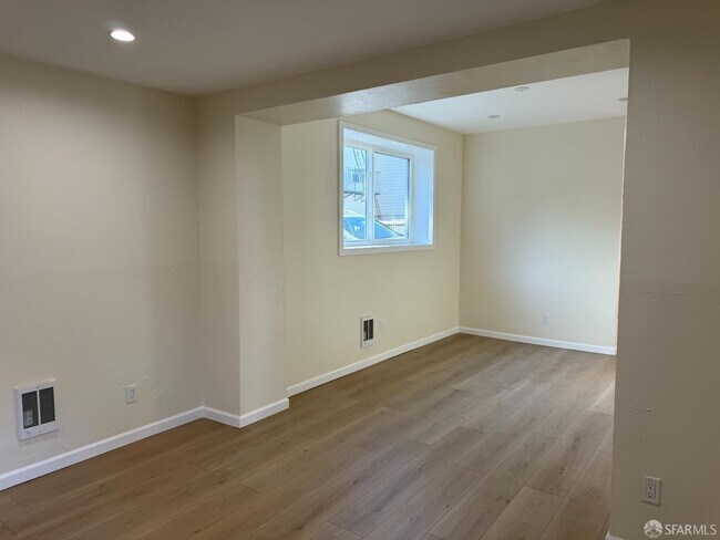 Photo - 258 Dorland St