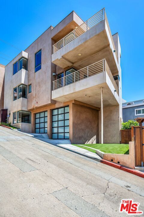 308 Gull St