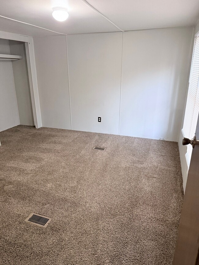 61 Oakwood Cir