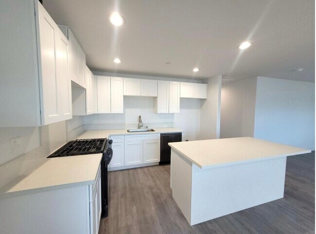 Photo - 7332 Poppy Blvd