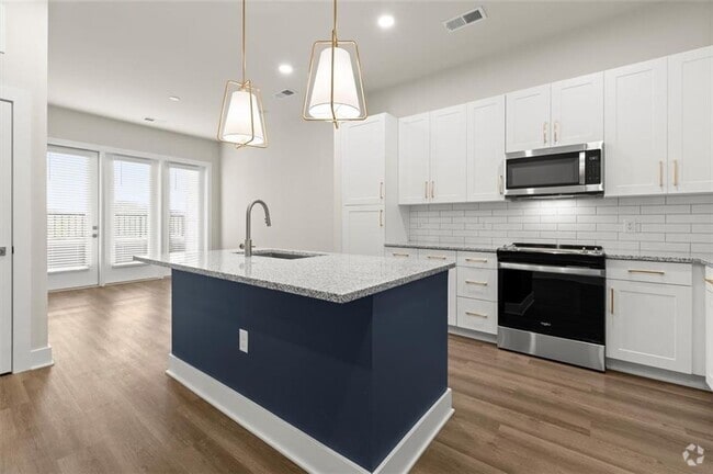 Building Photo - 2648 Sandy Plains Rd Unit 424 Rental