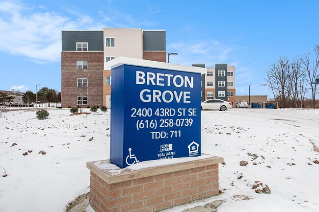 Breton Grove I