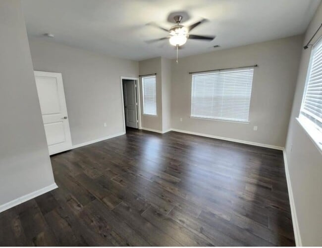 Photo - 4405 Turnworth Arch