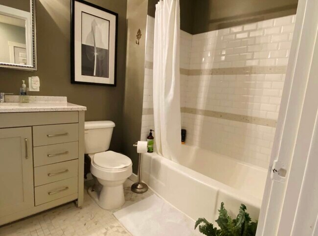 Photo - 99 Bridge St Unit The Hideaway