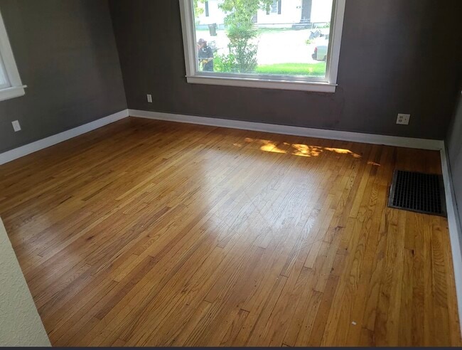 Photo - 2913 Fredrickson St