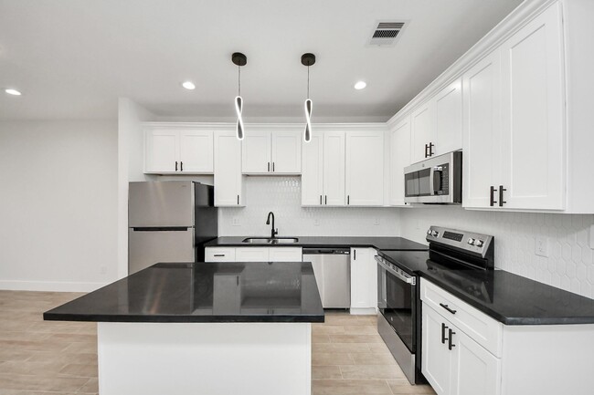 Photo - 8015 Elbert St