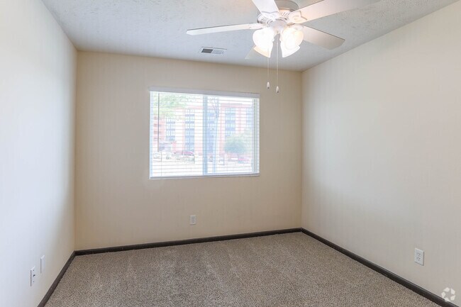 2BR, 1BA - 1,000SF