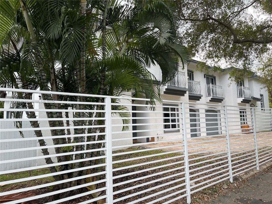Photo - 3193 Ohio St (Miami, FL)