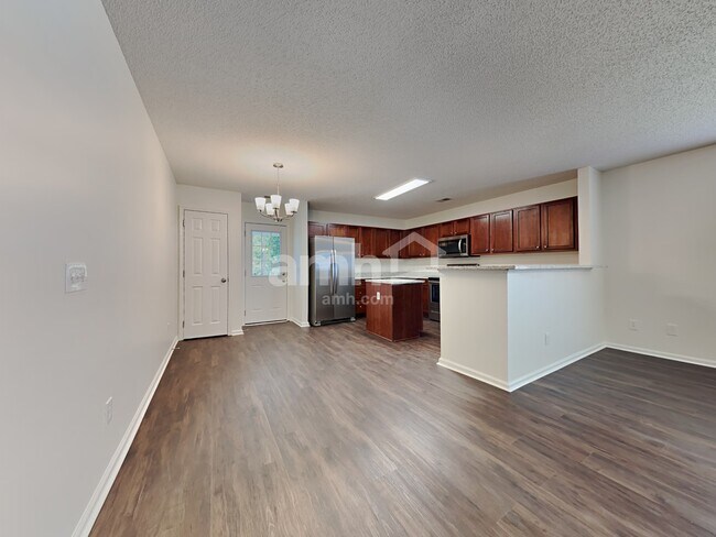 Photo - 118 Larkspur Dr