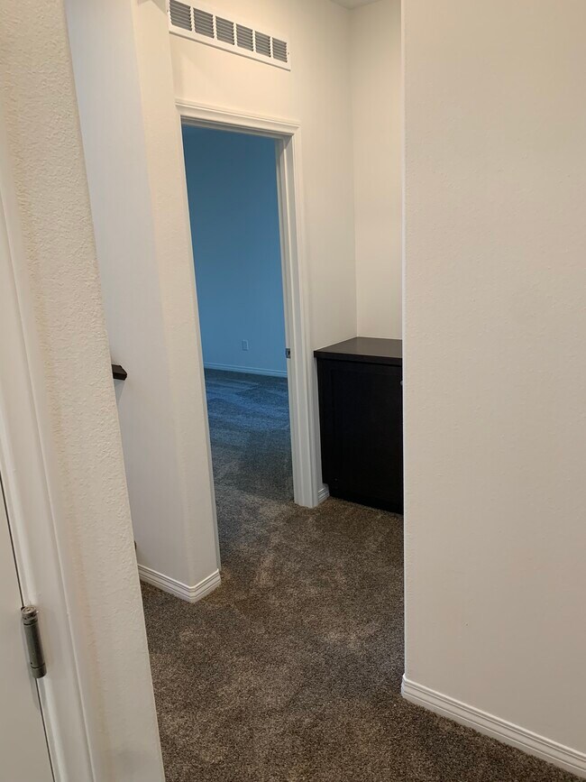 Photo - 8613 Academy St