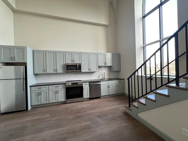 Photo - 160 Seabury St Unit 29