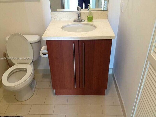 Photo - 79 SW 12th St Unidad 3010-S