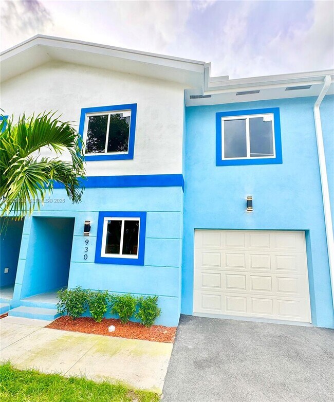930 NW 2nd St