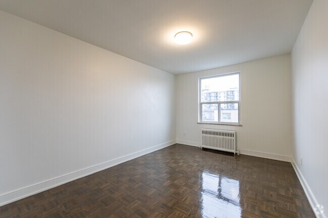 1BR, 1BA - 631SF - Bedroom