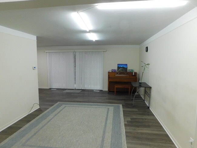 Photo - 448 N Fox Hills Dr Unit 3