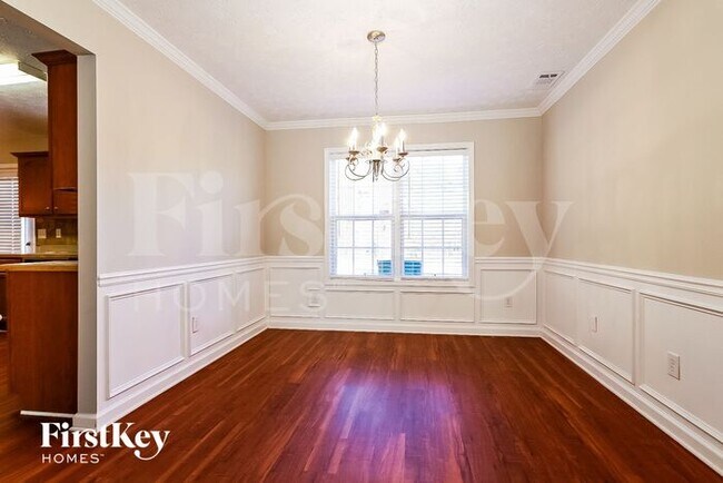 Photo - 245 Shadowbrooke Cir SW