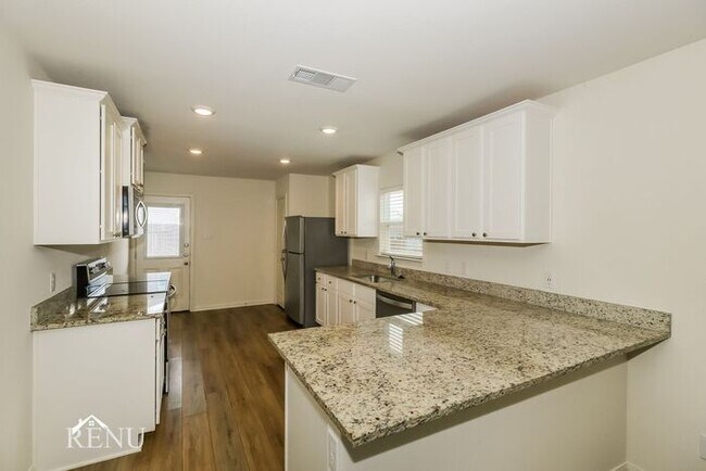 Photo - 332 Sunnymeade Ln