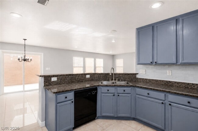 Photo - 125 Copper Pine Ave