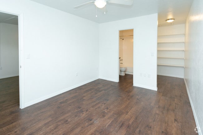 1 habitación, 1 baño, 580 pies cuadrados - Hamlet Cove