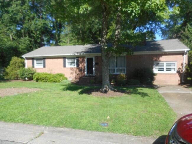 Photo - 4 Fairway Ln