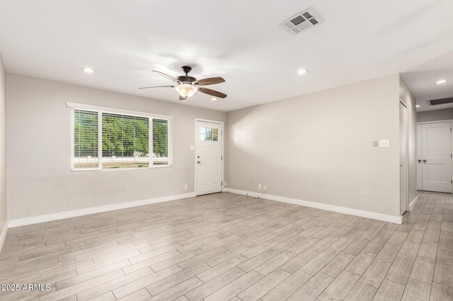 Photo - 331 E Continental Dr