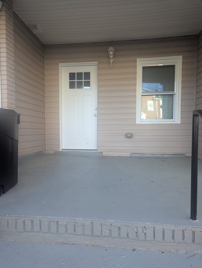 Photo - 420 Rosecroft Terrace