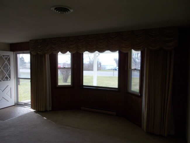 Photo - Spacious & Beautifully Maintained 3-Bedroom Home – North of Richmond