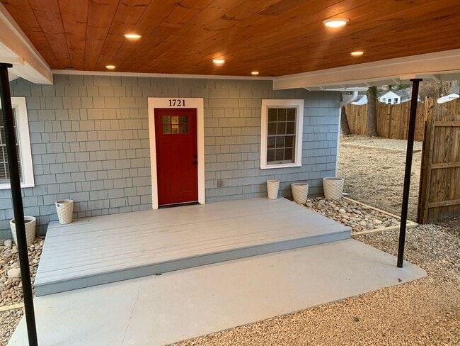 Photo - Charming Flat Rock Bungalow