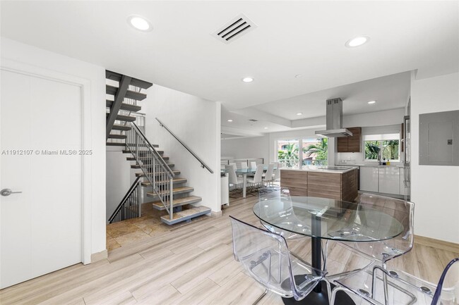 Building Photo - 100 Jefferson Ave Unit 10019