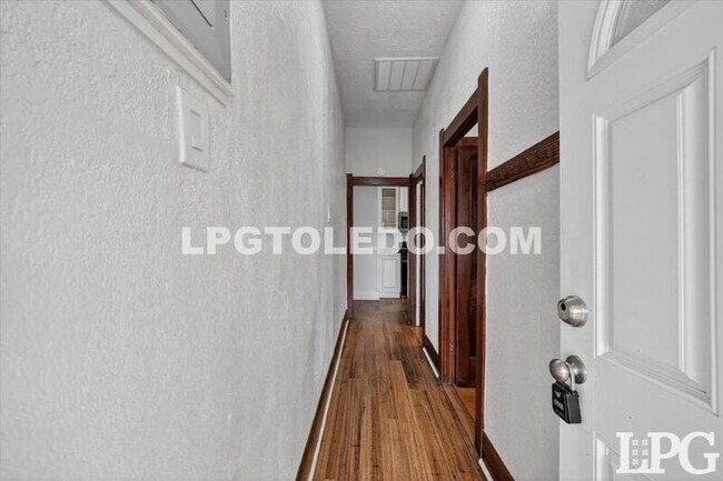 Photo - 414 Platt St