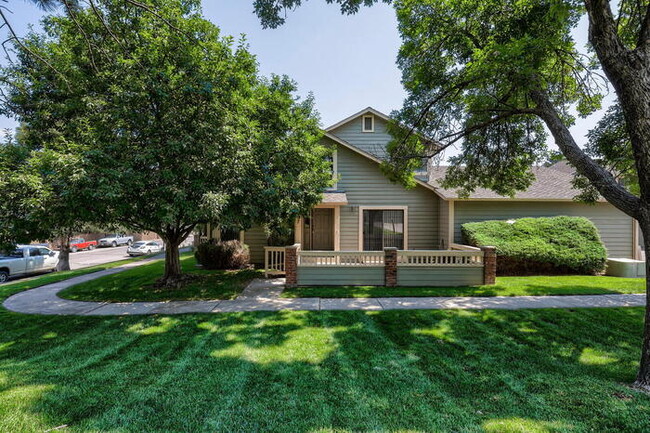 Comfortable 2BR + Loft Home — Close to For... - Comfortable 2BR + Loft Home — Close to For...