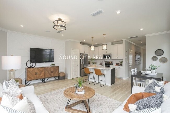 Building Photo - 5050 Dayflower Dr