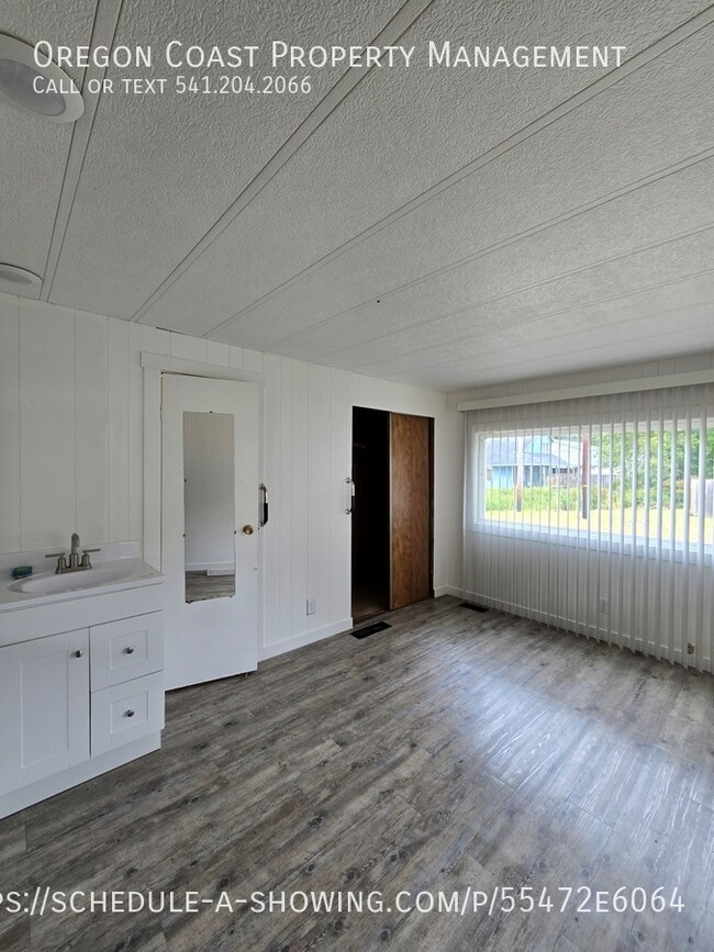 Photo - 963 S Grayling St