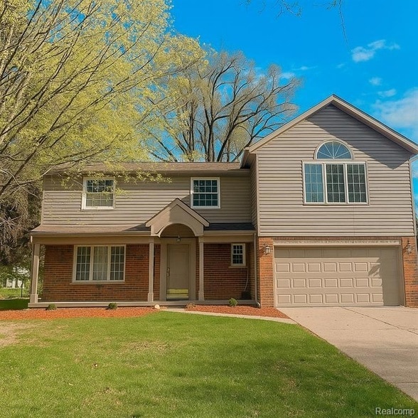 Building Photo - 2309 Cumberland Dr