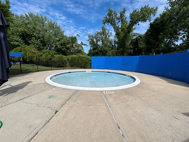 Photo - 4 W Mill Dr