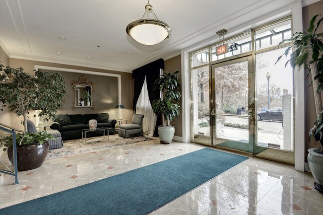 Photo - Washington Hill