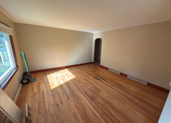 Photo - 414 Churchill Ct