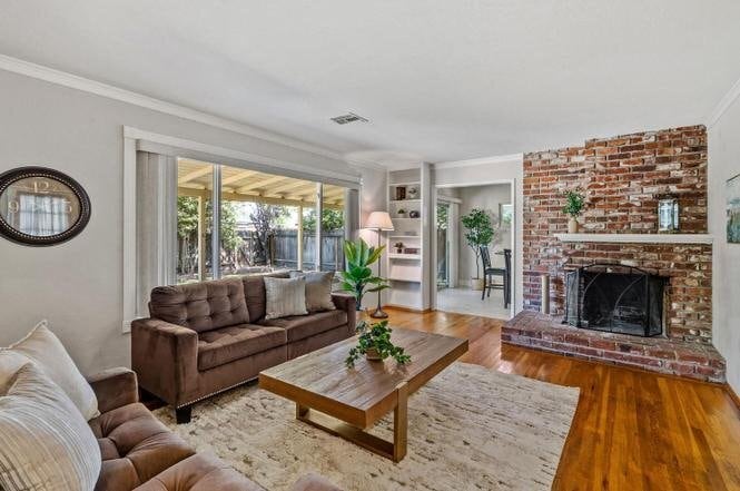 2122 Fremont Ave