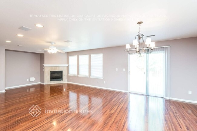 Photo - 893 Lehigh Cir